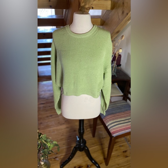 🍀Reformation Sami cropped sweater in Zest Green🍀 NWT - Picture 2 of 11
